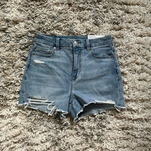 Curvy hi-rise shortie